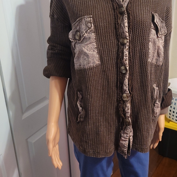 Zenana Outfitters Brown Textured Button-Down Shirt - Picture 2 of 3